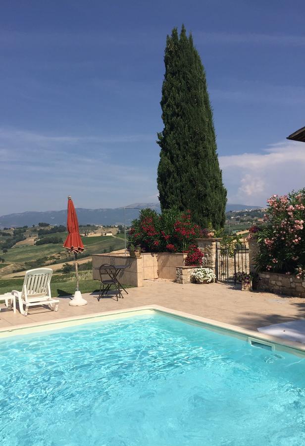 Genius Loci Country Inn Bevagna Buitenkant foto